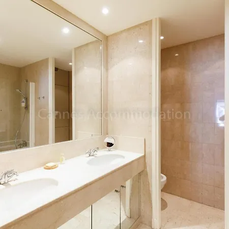 Apartment Gray 4f1 *